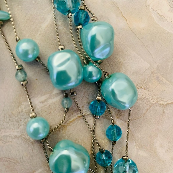 #33 Baby Blue Glass Beaded Necklace and Earrings - Picture 2 of 4